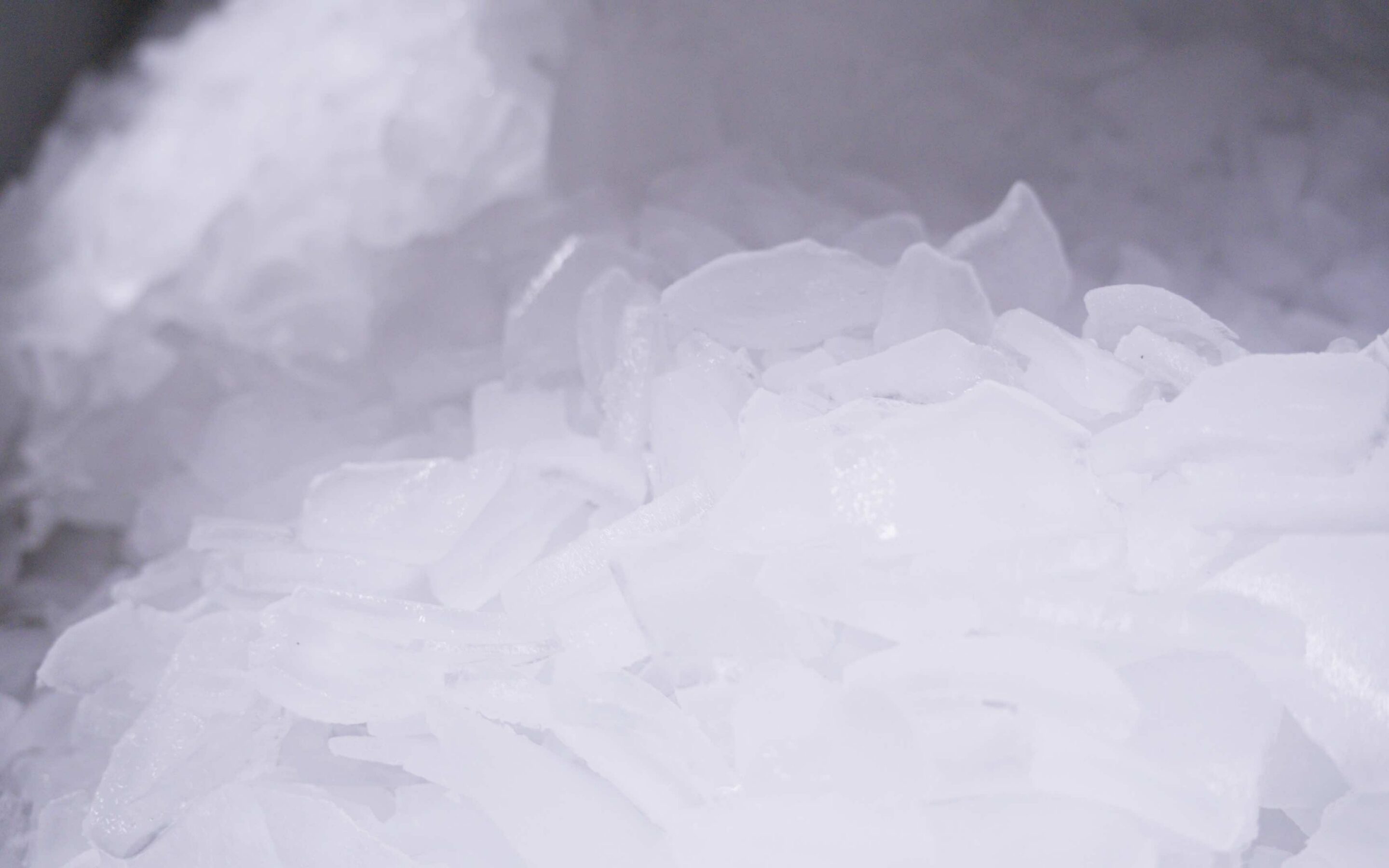 High volume commercial cracked ice machine